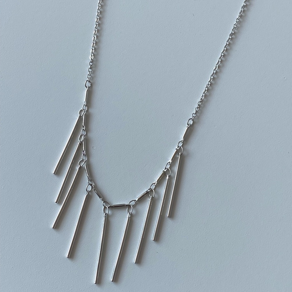Silver dangle necklace